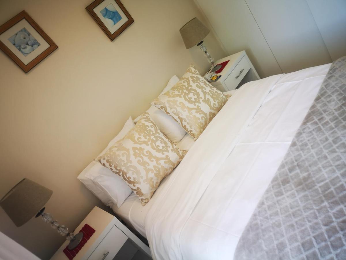 Family Beachfront Leisure Bay * Cape Town