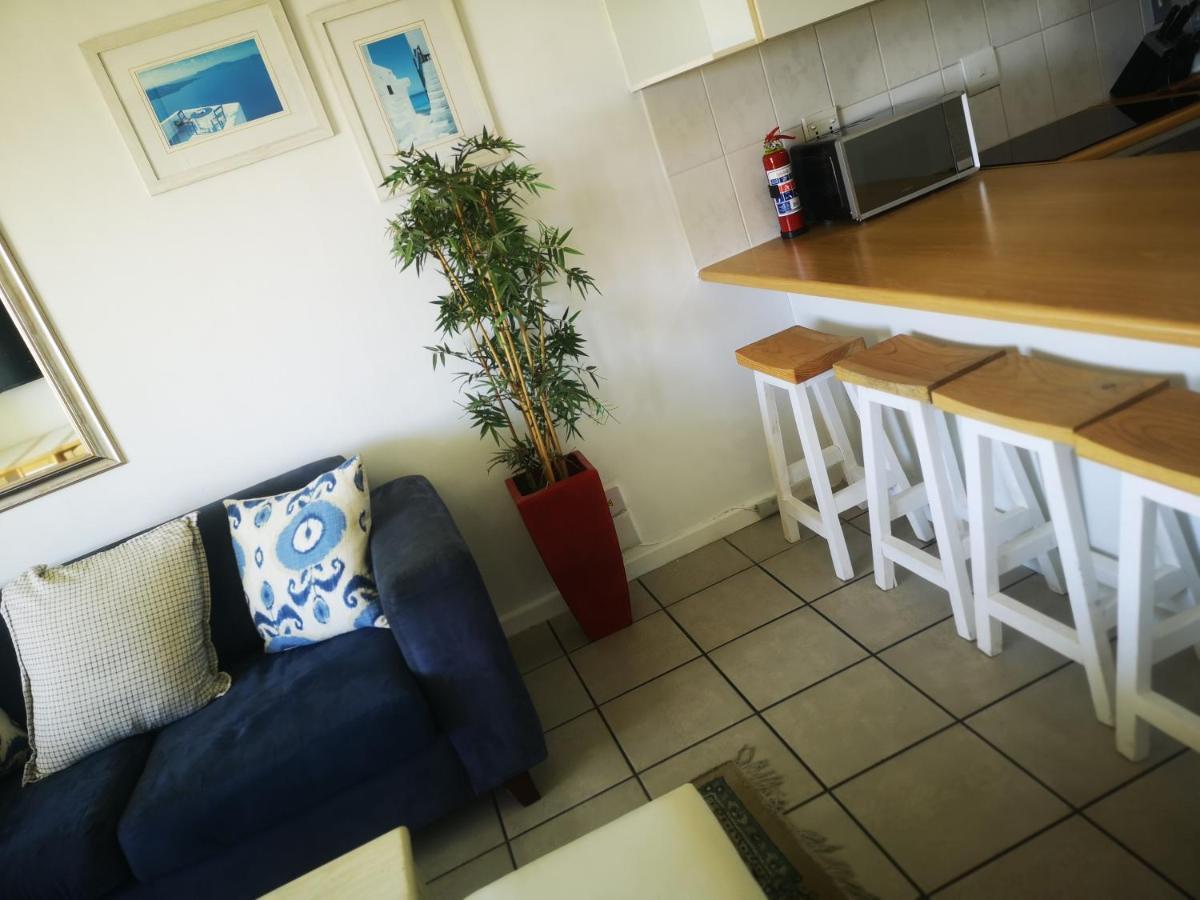 Family Beachfront Leisure Bay Apartment