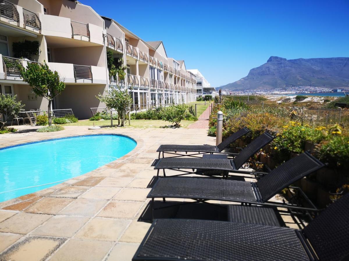 Family Beachfront Leisure Bay Apartment