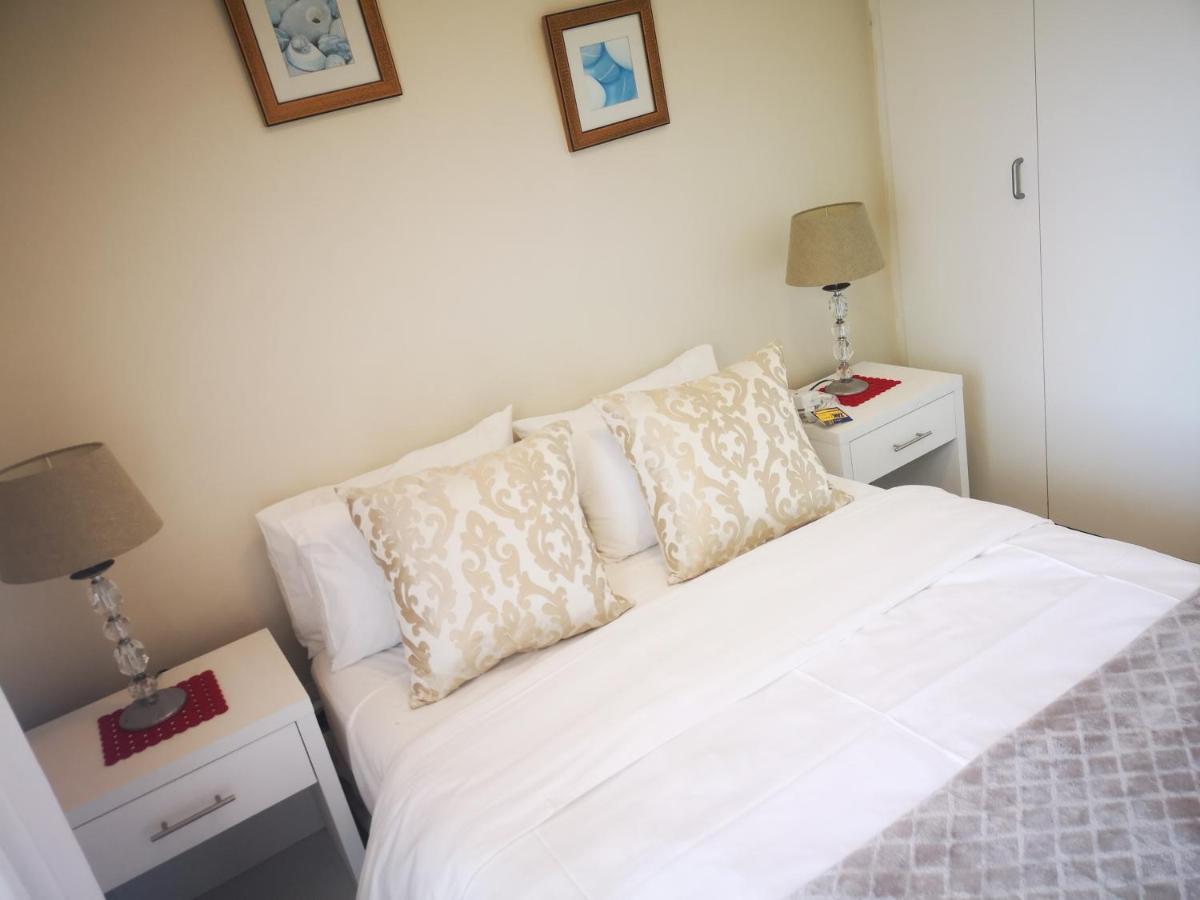 Family Beachfront Leisure Bay * Cape Town
